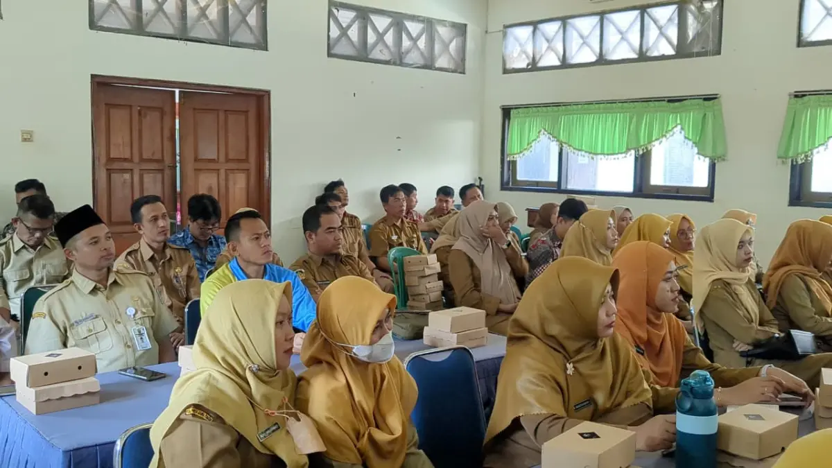 PENJANGKAUAN: Dinsos Kabupaten Madiun terus mendatangi keluarga sasaran untuk memenuhi kuota peserta didik Sekolah Rakyat.