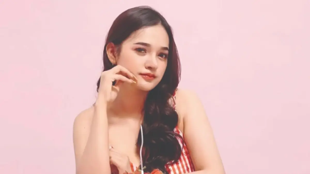 TUNJUKKAN BAKAT: Sintya Galuh Rusi menekuni dunia modeling setelah mengawali karier sebagai muse makeup.