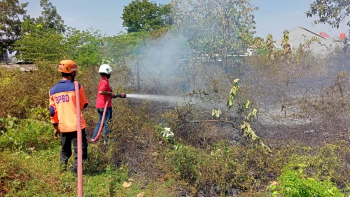 BPBD Kota Madiun mengimbau masyarakat tidak membakar sampah dan rumput kering menyusul meningkatnya potensi kebakaran lahan selama musim kemarau. FOTO: BPBD KOTA MADIUN