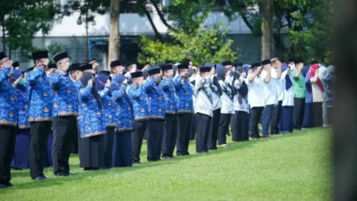 Sejumlah ASN di lingkungan Pemkab Pacitan. Tahun ini lima ASN mengundurkan diri, sementara 25 PPPK paruh waktu memilih bergabung dengan Sekolah Rakyat. Foto: Istimewa
