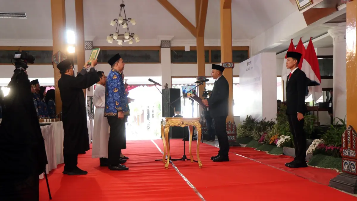 Sebanyak 228 CPNS Pemkab Ngawi dilantik menjadi PNS di Pendapa Wedya Graha. Di tengah proses itu, Pemkab Ngawi juga menata pengisian sejumlah jabatan OPD yang masih kosong. Foto: Diskominfo SP Ngawi untuk Jawa Pos Radar Ngawi