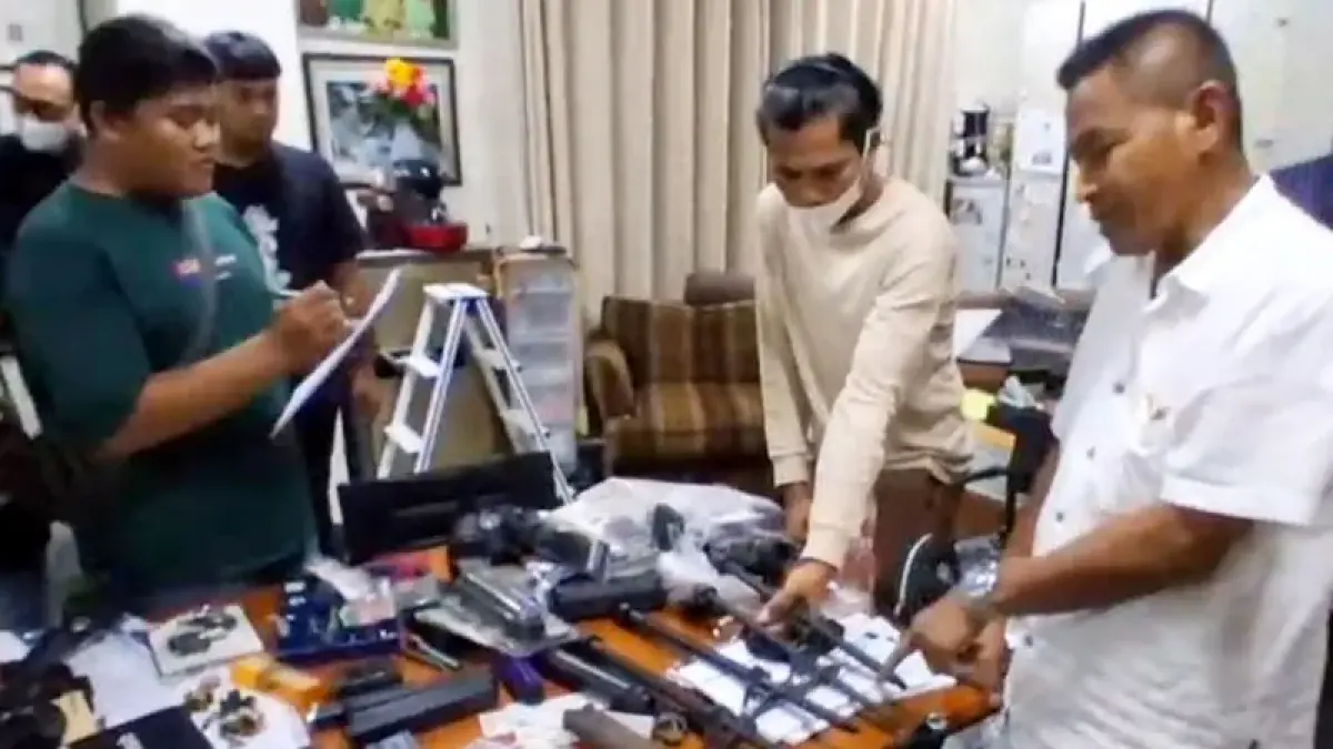 Sejumlah barang bukti yang diamankan petugas. (Antara)