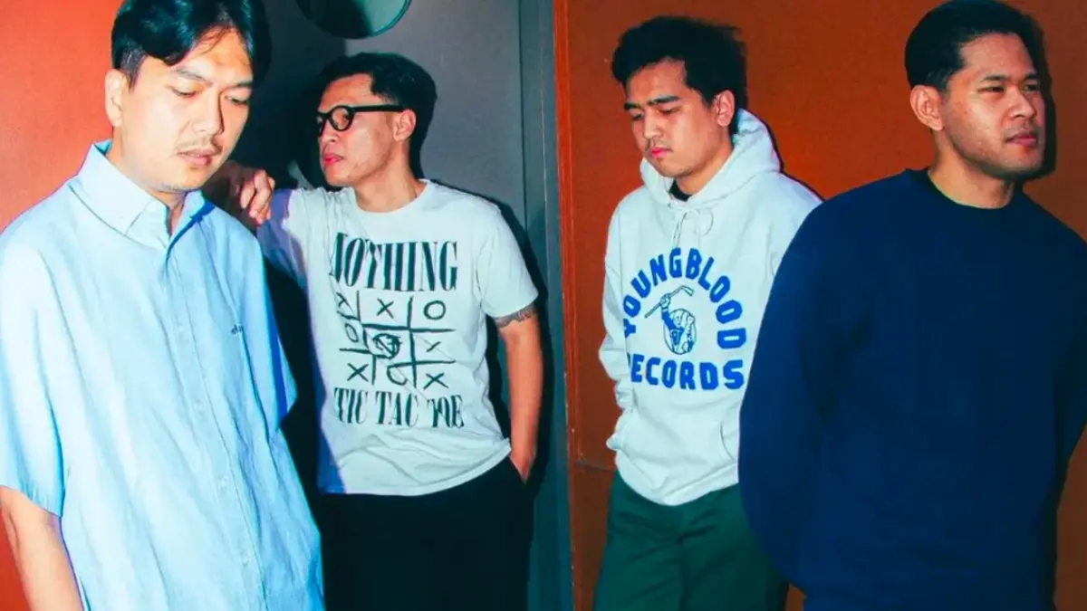Rawblue memperkenalkan debut Chronic Blue dengan alternative rock atmosferik.