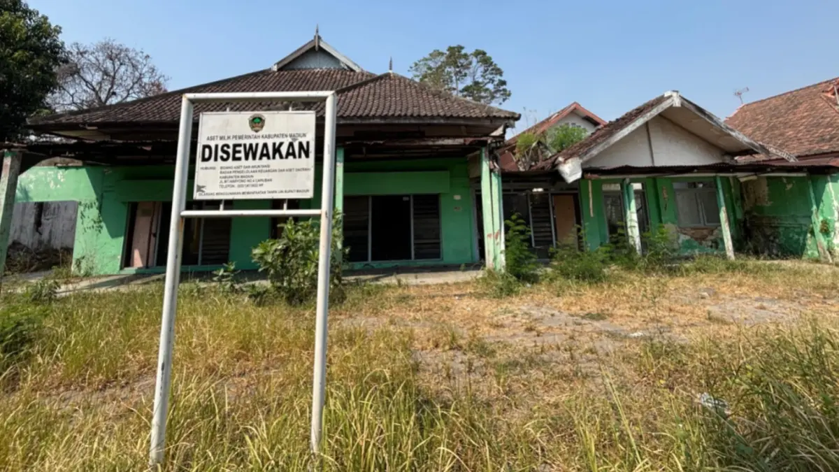 DIREHABILITASI: Eks Rumdin Kepala Dinas Kesehatan di Jalan Ahmad Yani Kota Madiun bakal ditata ulang untuk meningkatkan nilai guna aset daerah. (Dian Rahayu/Radar Caruban)