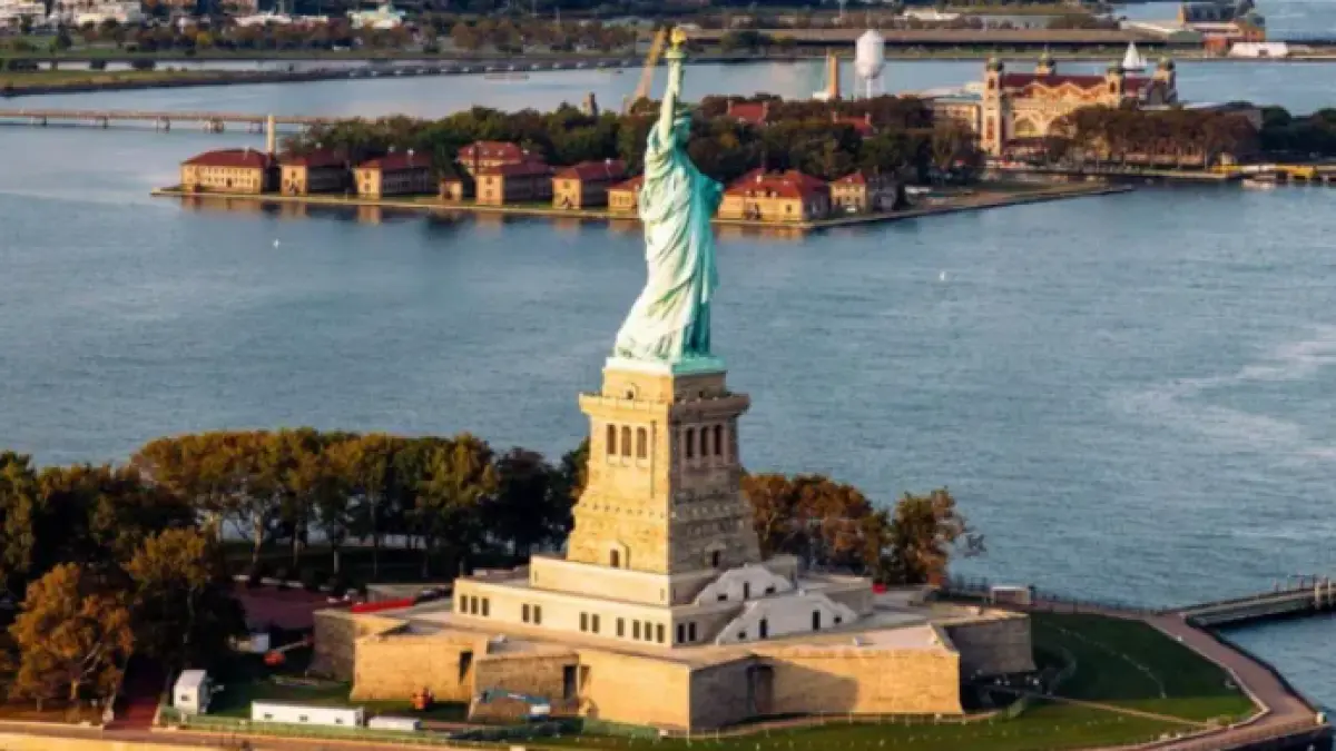 Patung Liberty (BBC)