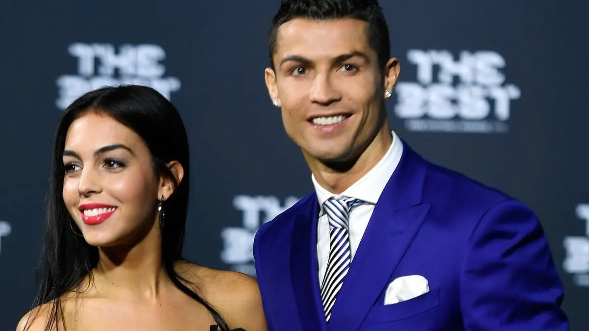Cristiano Ronaldo dan kekasihnya Georgina Rodriguez (goal.com)