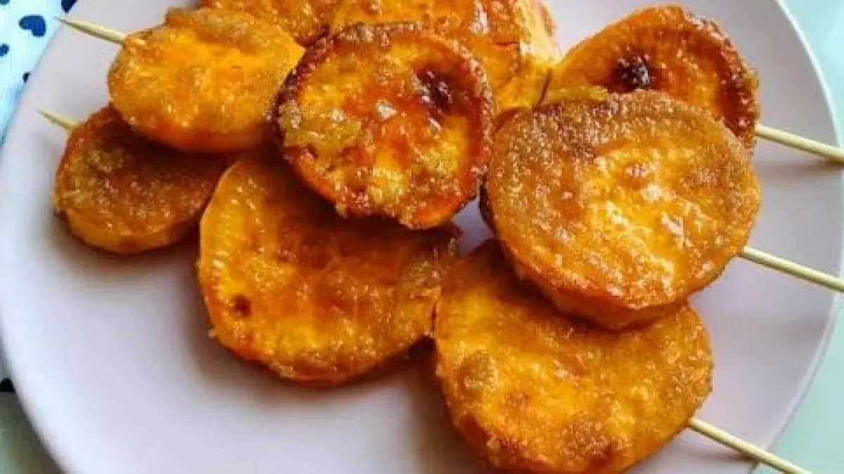 Kamotecue, camilan khas Filipina berbahan dasar ubi jalar.