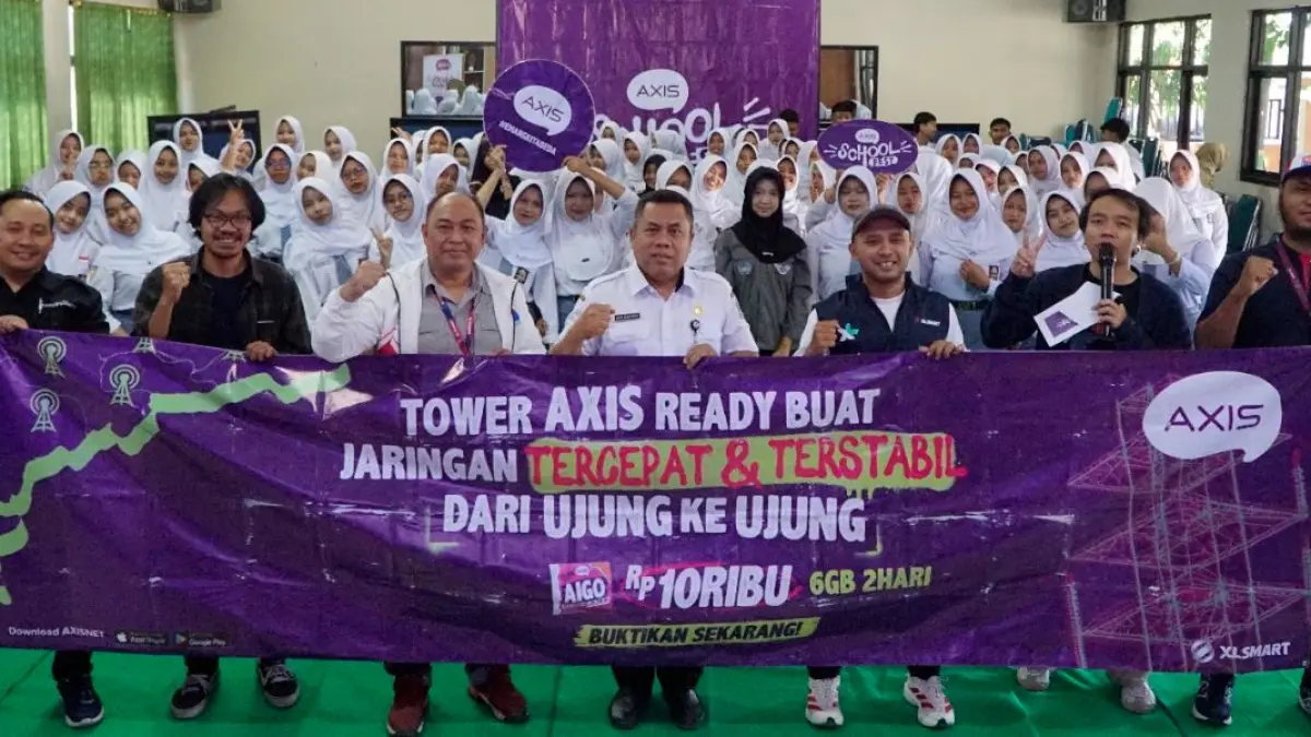 ASAH KREATIVITAS: AXIS School Fest 2026 menyambangi SMAN 1 Babadan. Ratusan siswa mendapat pembekalan jurnalistik, literasi digital, dan public speaking, Rabu (12/8). (OKTA VOTE/RADAR MADIUN)