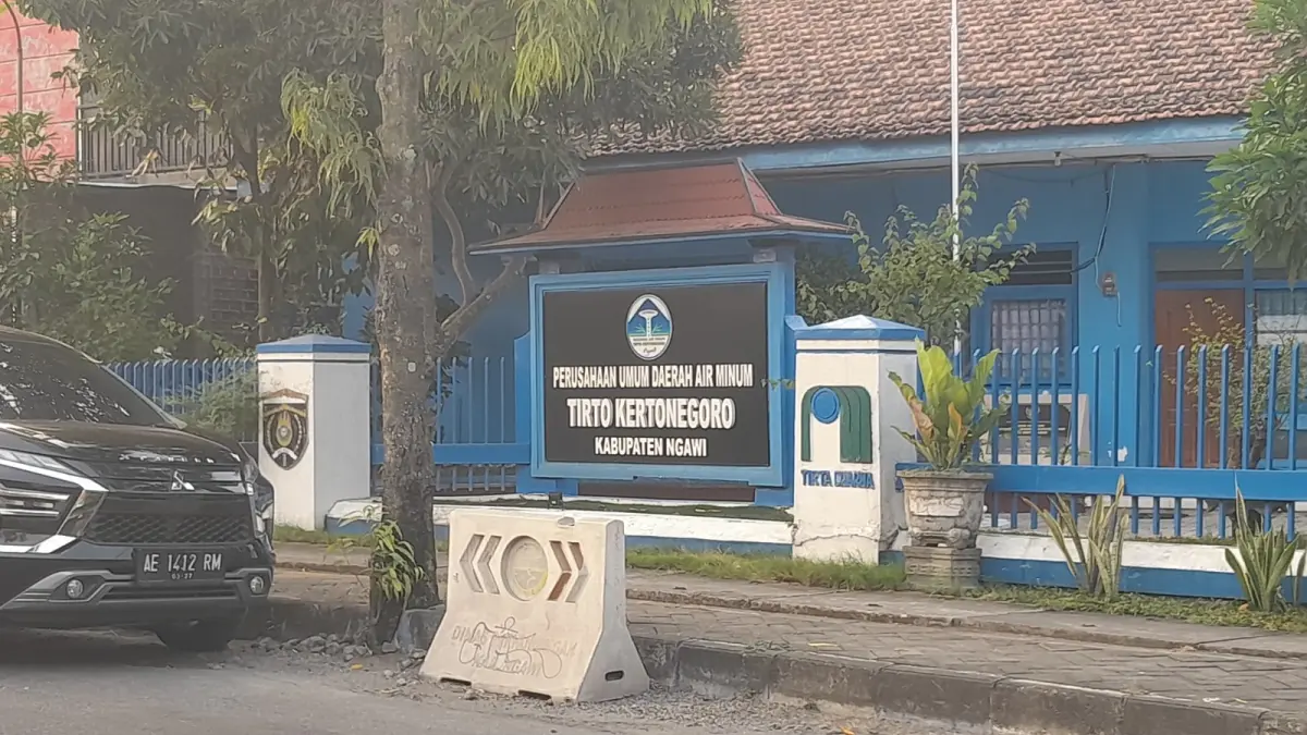 BERSAING: Sebanyak 15 pelamar mengikuti seleksi calon Direktur Perumdam Tirto Kertonegoro Ngawi yang ditargetkan terisi definitif September mendatang. (ASEP SYAEFUL BACHRI/JAWA POS RADAR NGAWI)