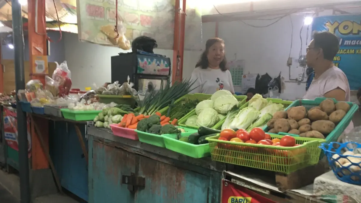 Kondisi lapak yang masih tampak bersish dan dengan jajanan khasnya di dalam pasar kawak madiun (Doc, Auliya/Tim Content Writer Radar Madiun)