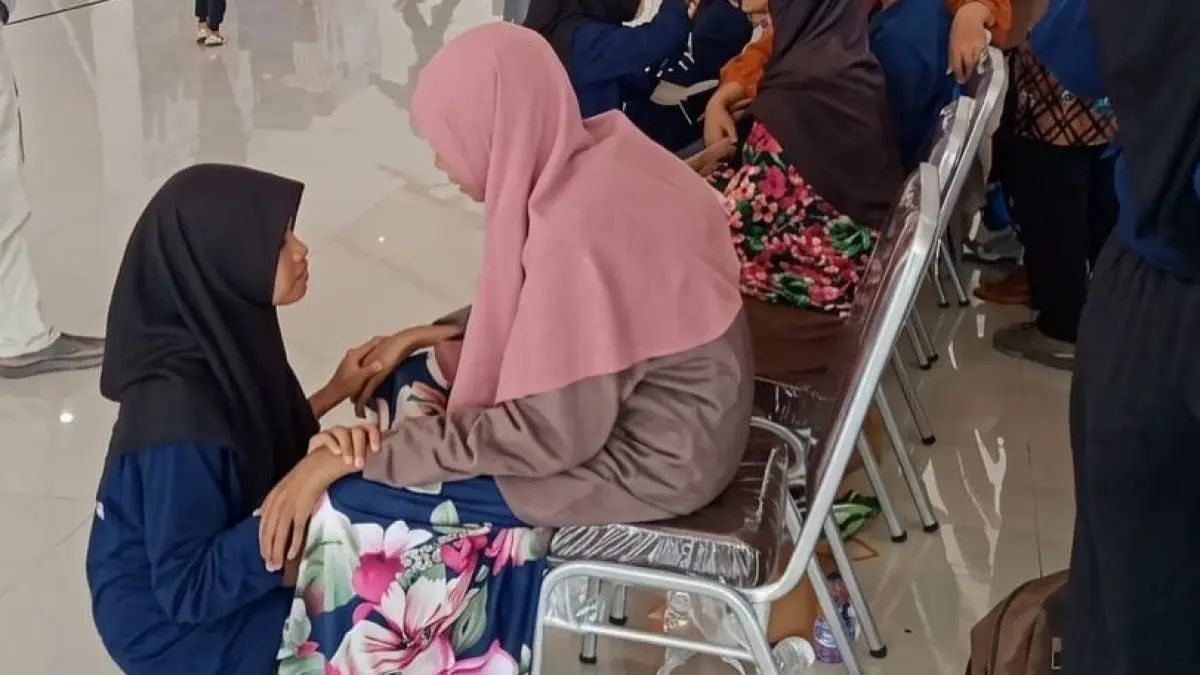 HARU: Orang tua melepas anak mereka untuk memulai kehidupan berasrama selama menempuh pendidikan di Sekolah Rakyat Terintegrasi Kabupaten Madiun.