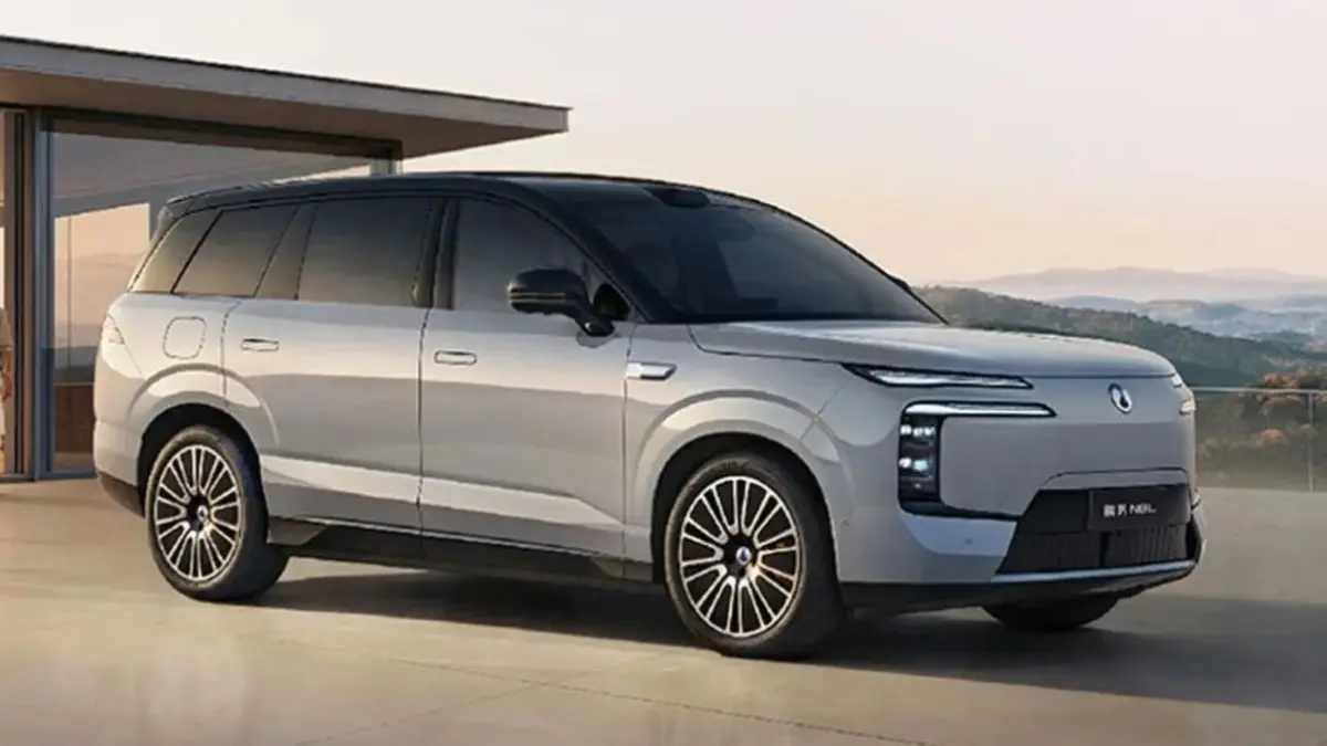 Denza N8 terbaru dibekali baterai 130,15 kWh.