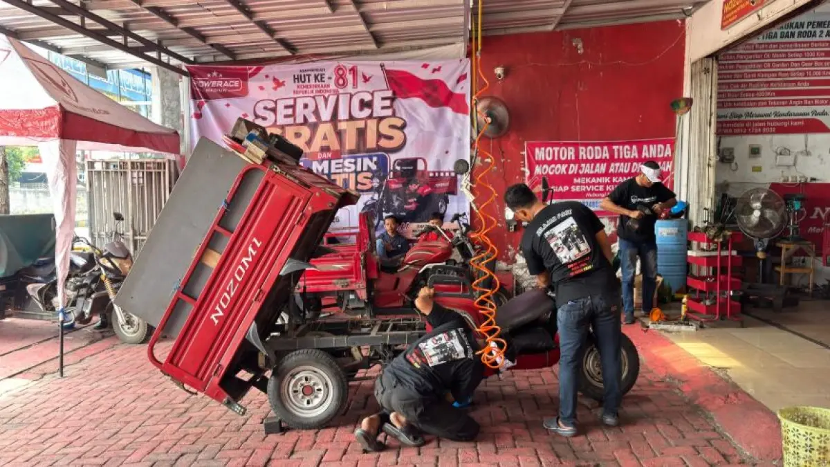 PowerAce Madiun menyediakan servis gratis motor roda tiga semua merek di momen HUT ke-81 RI.