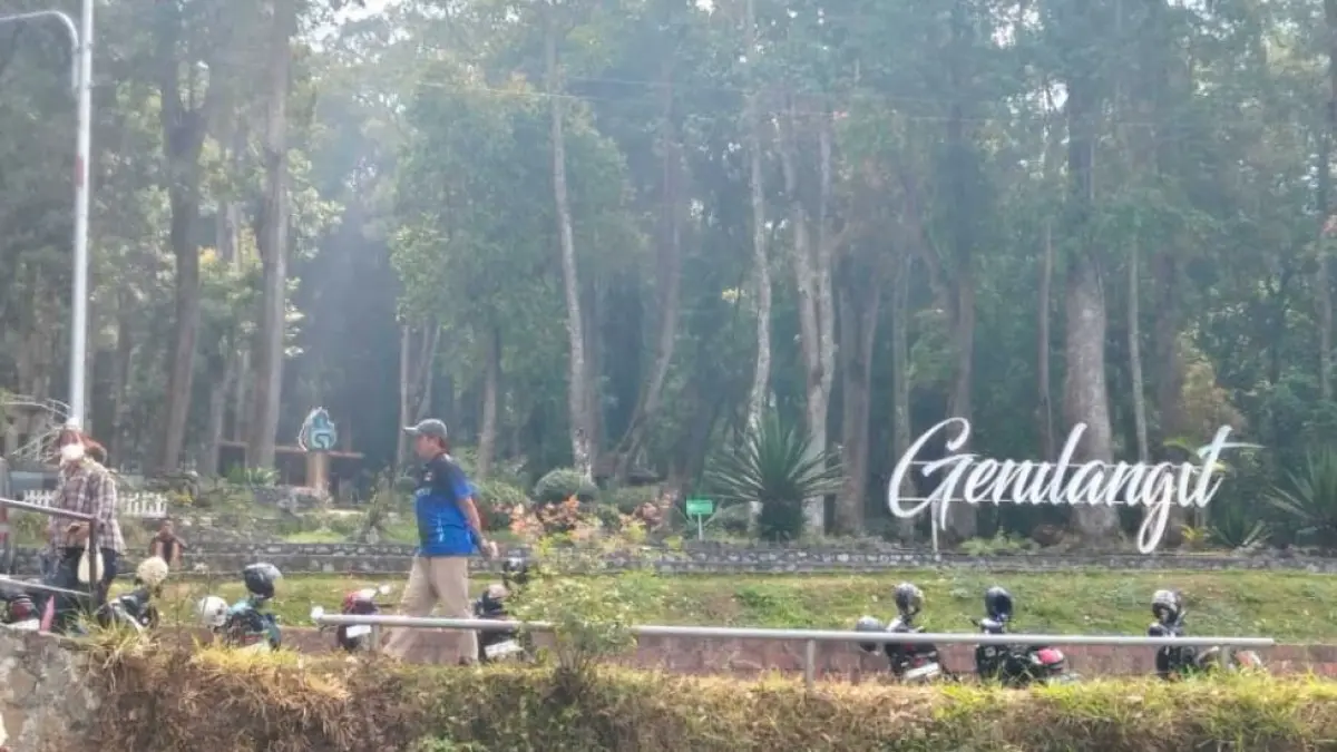 BERADAPTASI: Taman Wisata Genilangit di Kecamatan Poncol, Magetan, kini mengembangkan wisata trekking setelah sebelumnya populer dengan berbagai spot foto. KARIS CINDIANA/RADAR MAGETAN