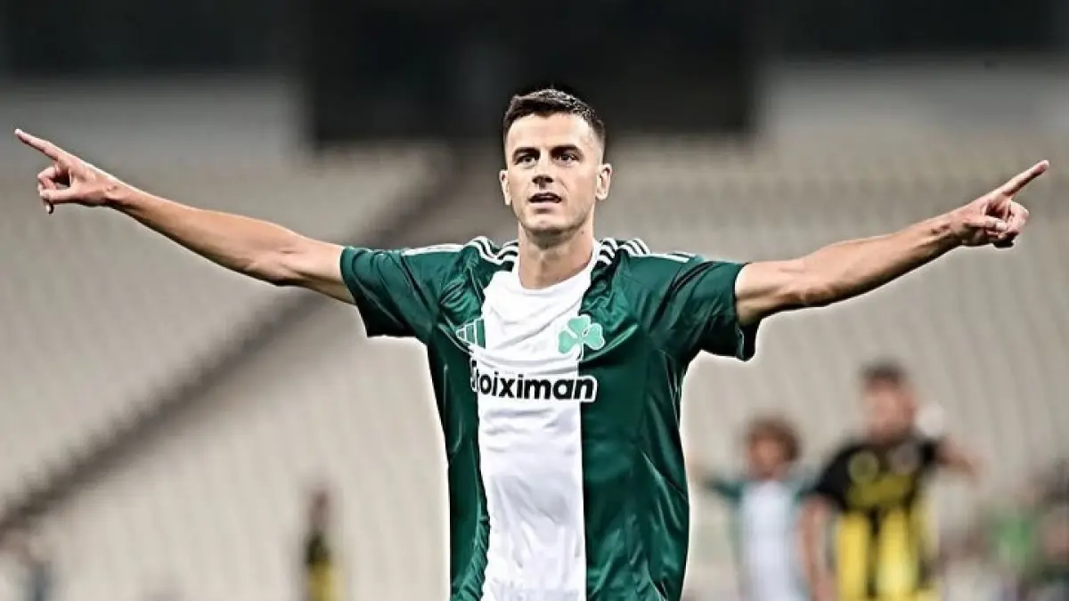 Alexander Jeremmejeff resmi gabung Persija.