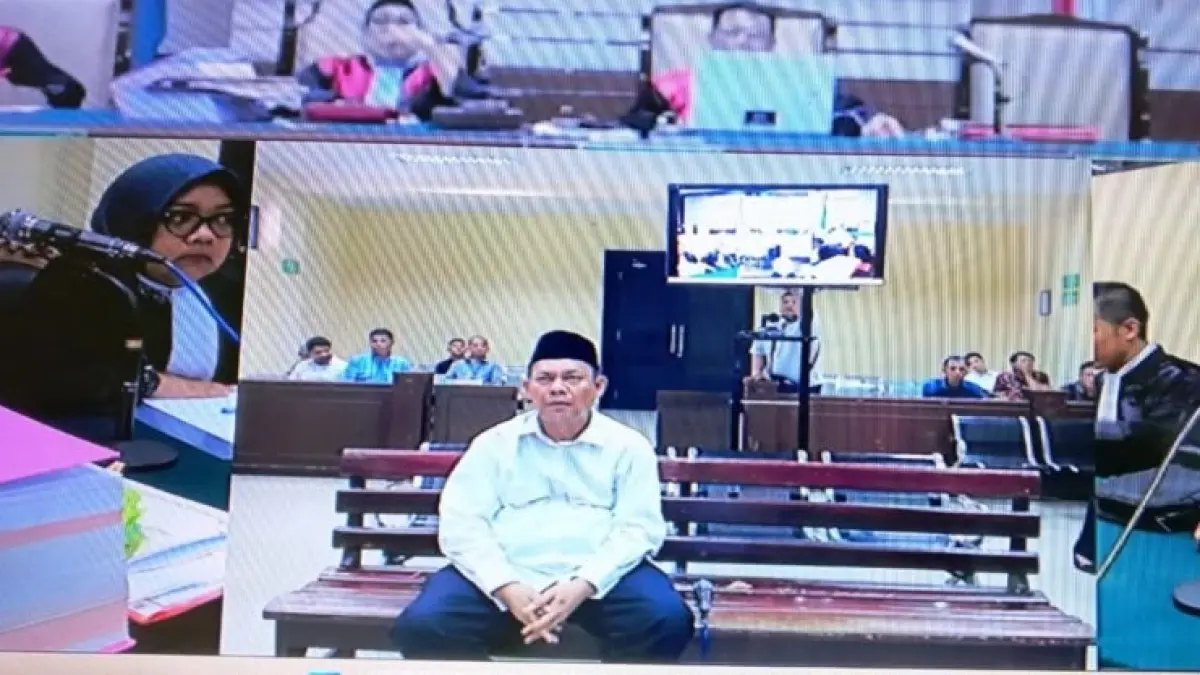 PROSES HUKUM: Winarto, mantan anggota DPRD Ngawi, saat menjalani persidangan perkara korupsi beberapa waktu lalu.