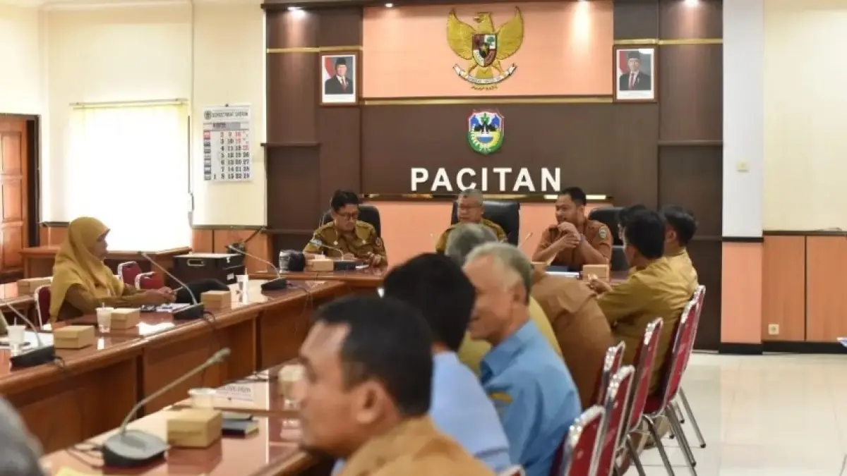 RATAS: Pemkab Pacitan menggelar rapat koordinasi penanganan kekeringan sekaligus menyiapkan pipanisasi sebagai solusi jangka panjang. Nur Cahyono/Jawa Pos Radar Pacitan
