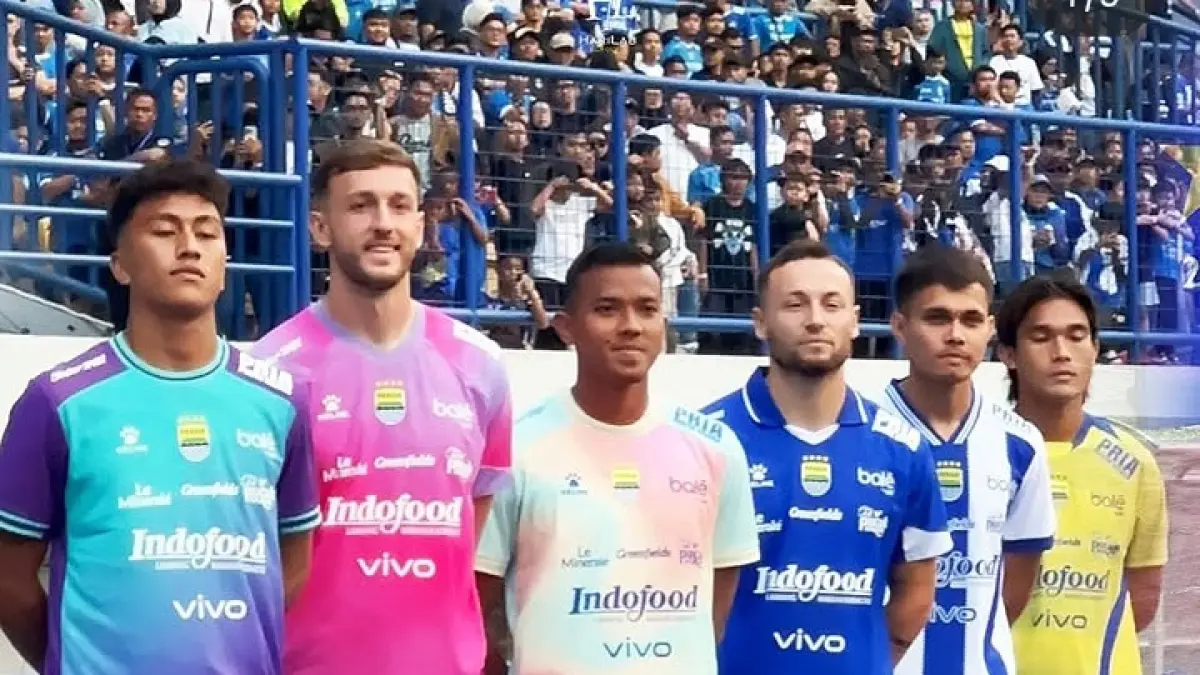 Sejumlah pemaun Persib saat diperkenalkan. (Instagram)