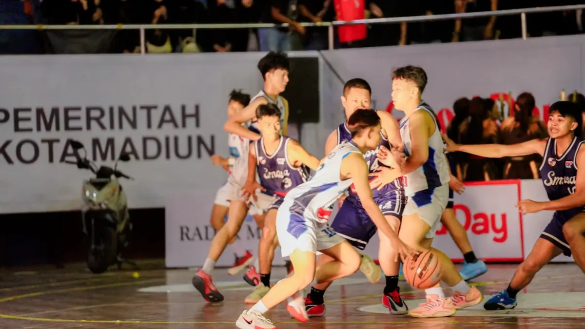 SMAN 1 Madiun menundukkan SMAN 1 Magetan dalam duel panas Honda DBL with Kopi Good Day 2026 East Java-West.