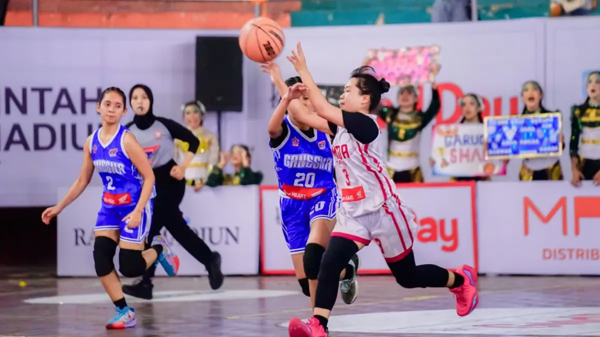 SMAN 2 Ponorogo menekuk SMAN 1 Ponorogo 38-17 di Honda DBL with Kopi Good Day 2026 East Java-West.