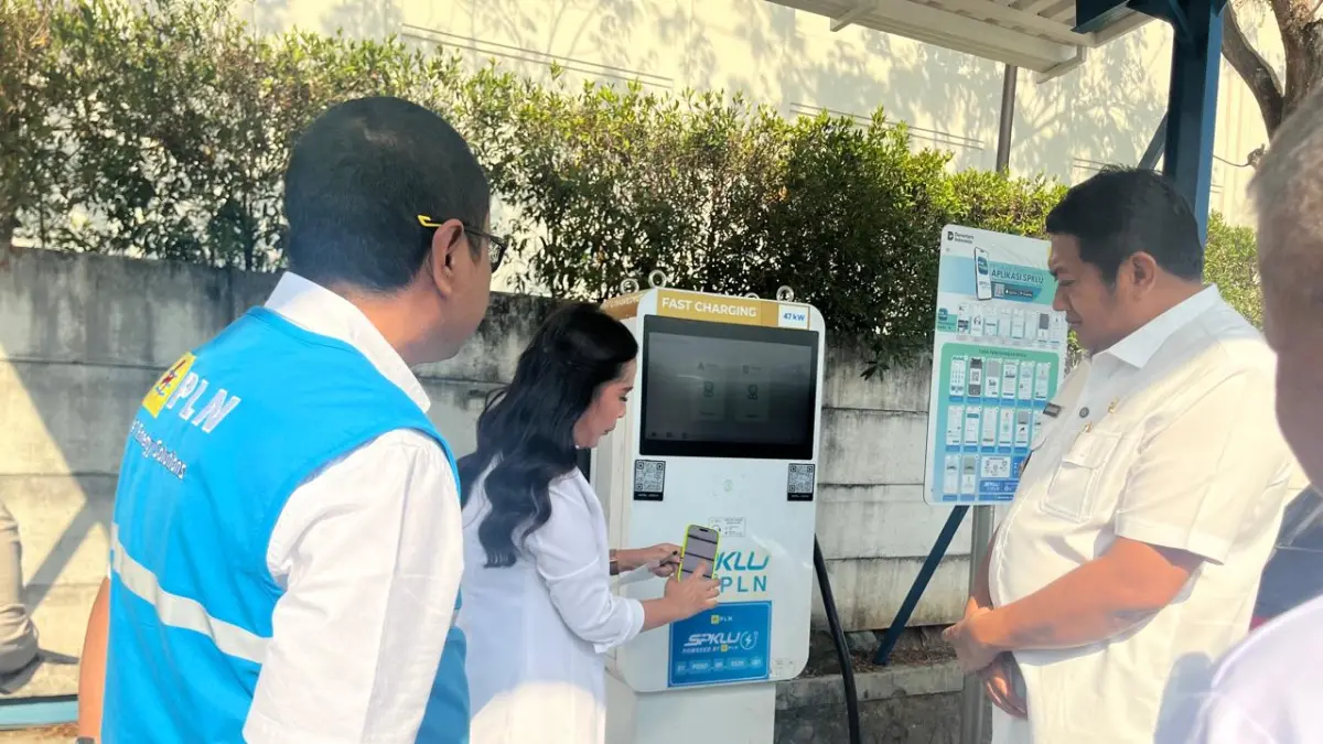 PLN UP3 Ponorogo meluncurkan EVplore di Pacitan, menggabungkan insentif kendaraan listrik, SPKLU, dan penguatan sektor wisata.