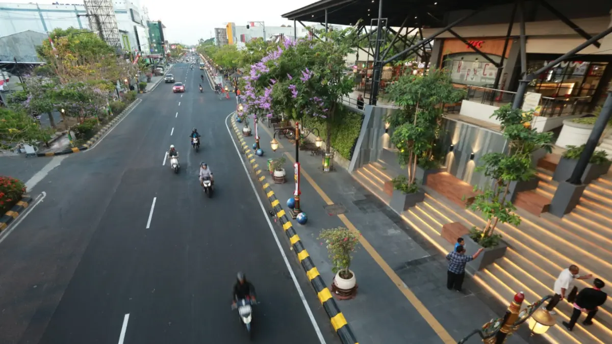 STERIL DARI PEDAGANG: Kawasan Jalan Pahlawan Kota Madiun yang bakal kembali menjadi lokasi CFD mulai Minggu (30/8) pukul 05.00–09.00 setelah absen lebih dari enam tahun. BAGAS BIMANTARA/RADAR MADIUN