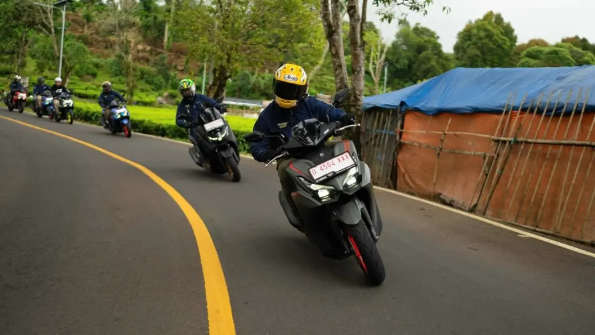 NMAX TURBO dan AEROX ALPHA TURBO diuji melintasi tanjakan ekstrem dalam perjalanan MAXI Tour Boemi Nusantara 2026 sejauh 3.300 km.