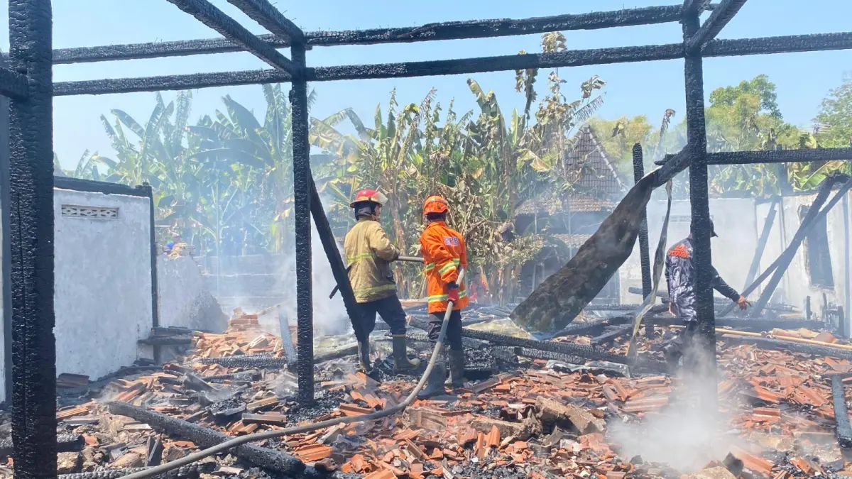 RAWAN KEBAKARAN: Salah satu rumah di Ngawi yang terbakar beberapa waktu lalu.