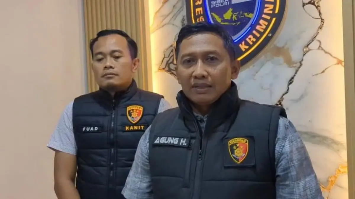 UNGKAP PENIPUAN: Kasat Reskrim Polres Madiun AKP Agung Hartawan menjelaskan kasus penipuan kencan online yang menimpa perempuan asal Kecamatan Saradan dengan kerugian sekitar Rp 31 juta.
