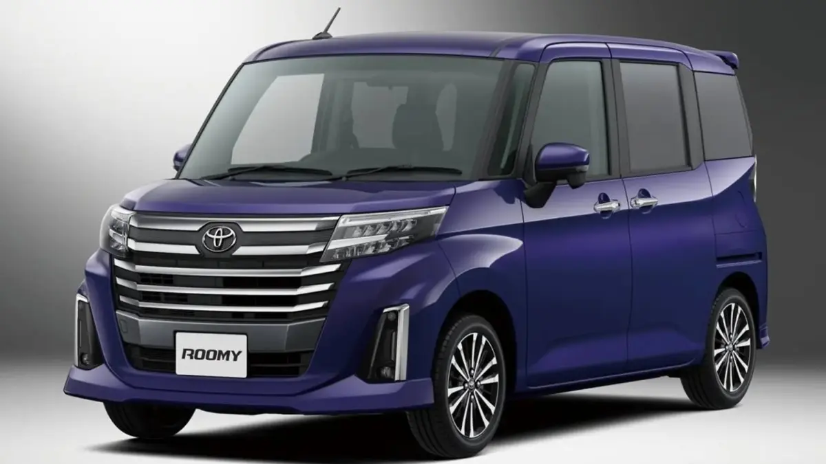 Toyota Roomy dijuluki sebagai Alphard versi saset atau mini karena tampilannya yang mirip namun ukuran mobilnya lebih kecil. (SPEEDUP)