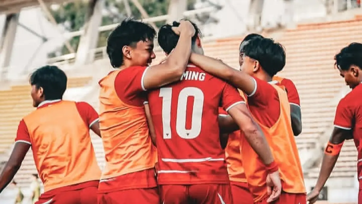 Indonesia finis juara grup H.