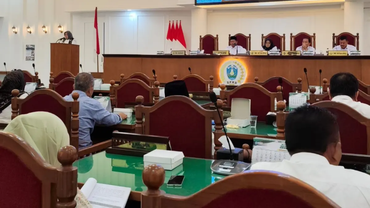 PRIORITAS ANGGARAN: DPRD Ponorogo menggelar sidang paripurna Penyampaian Nota Keuangan dan Raperda tentang Perubahan APBD (P-APBD) 2026, Rabu (9/9). SUGENG DWI N./JAWA POS RADAR PONOROGO