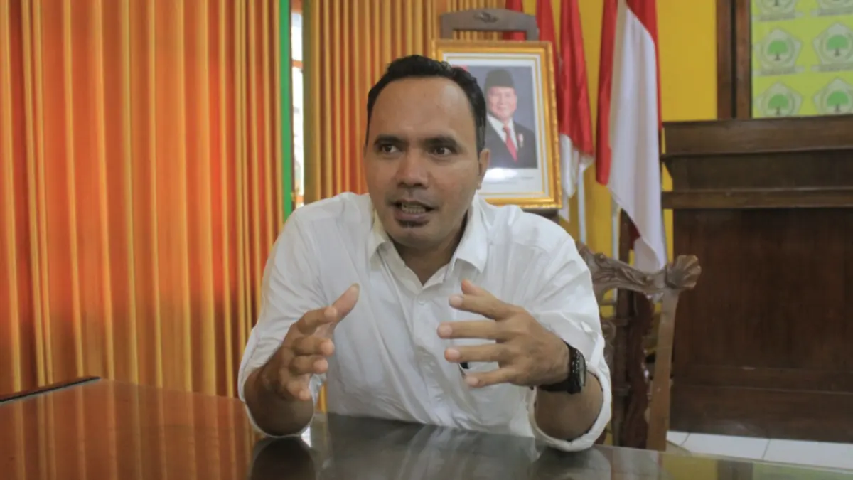 SOROT POSTUR ANGGARAN: Anggota Banggar DPRD Magetan Didik Haryono mengkritisi besarnya porsi belanja pegawai dan target PAD dalam R-APBD Magetan 2027.