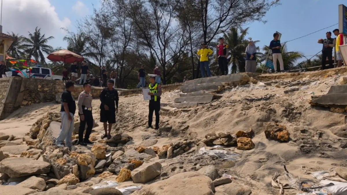 DIEVALUASI: Operasional ATV di Pantai Klayar, Kecamatan Donorojo, Pacitan.