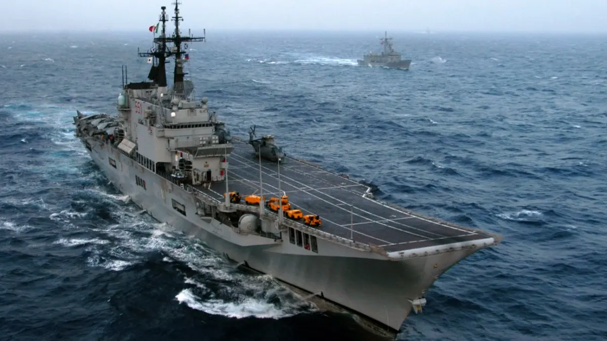 Penampakan ITS Giuseppe Garibaldi. Dihibahkan oleh pemerintah Italia ke Indonesia, kapal induk tersebut bakal dinamai KRI Sriwijaya.