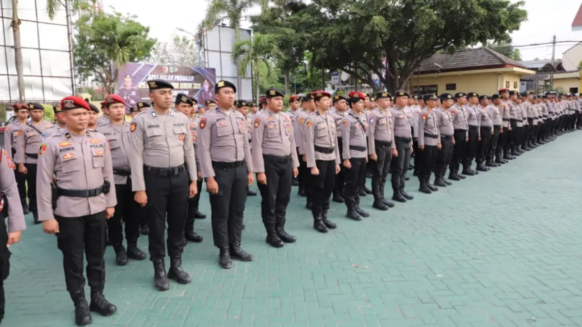 CEGAH KONFLIK: Personel gabungan mengikuti Apel Gelar Pasukan Operasi Aman Mataraman Semeru 2026, Senin (21/9), sebagai persiapan pengamanan dan antisipasi gesekan antarperguruan silat.