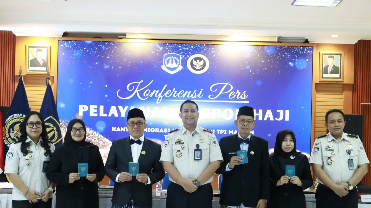 Kepala Kantor Imigrasi Kelas II Non TPI Madiun Arief Adi Prayogo saat Konferensi Pers Pelayanan Paspor Haji.