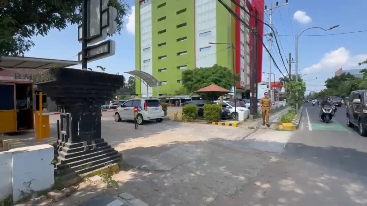 Kondisi lahan yang dikelola oleh PT JPC sebagai tempat parkir di Jalan Dr. Soetomo sebelum menjadi objek sengketa.