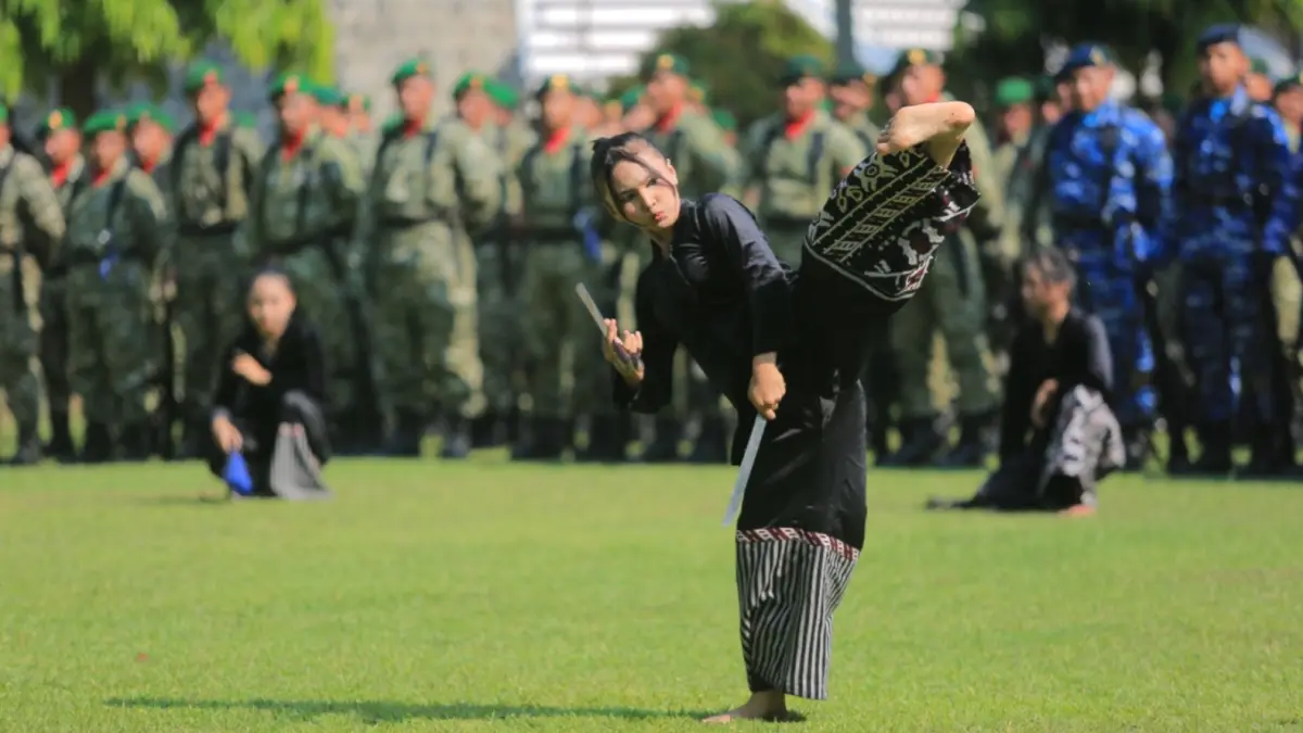 KAMPUNG PESILAT: Aksi pencak silat mewarnai berbagai event di Kabupaten Madiun. BAGAS BIMANTARA/RADAR MADIUN
