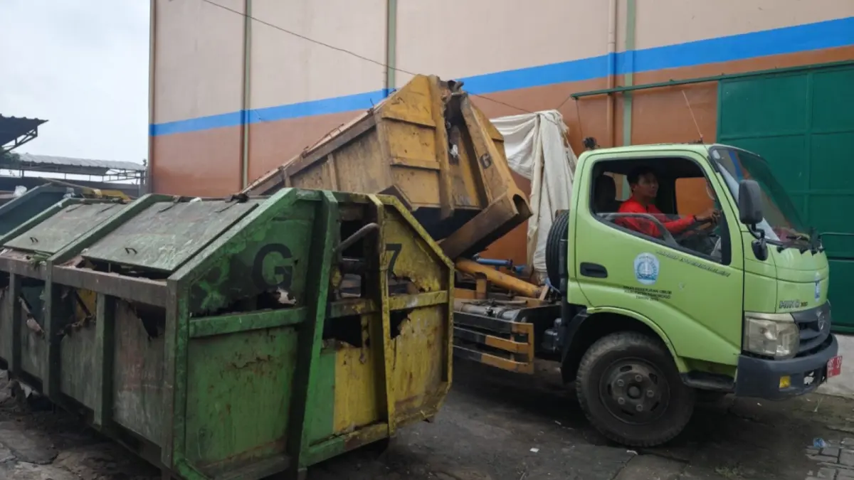 ARMADA SAMPAH: Truk pengangkut sampah milik DLH Ponorogo.  SUGENG DWI N./JAWA POS RADAR PONOROGO