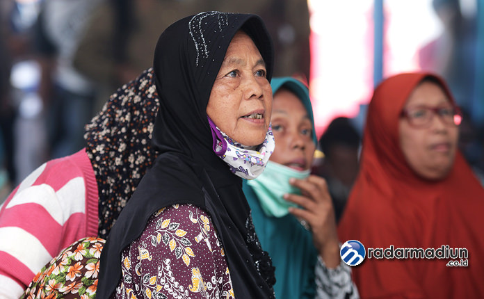ILUSTRASI FOTO: Lansia di wilayah Dusun Sidowayah, Candimulyo, Dolopo, Madiun. (DOK. RADAR MADIUN)