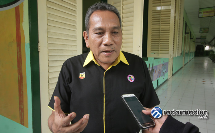 ’’Reward itu bisa berupa finansial, biaya gratis untuk pendidikan. Sementara besarnya anggaran untuk uang pembinaan atau bonus bagi para atlet peraih medali belum bisa kami tentukan.’’ Tatok Raya (Ketua KONI Kota Madiun)
