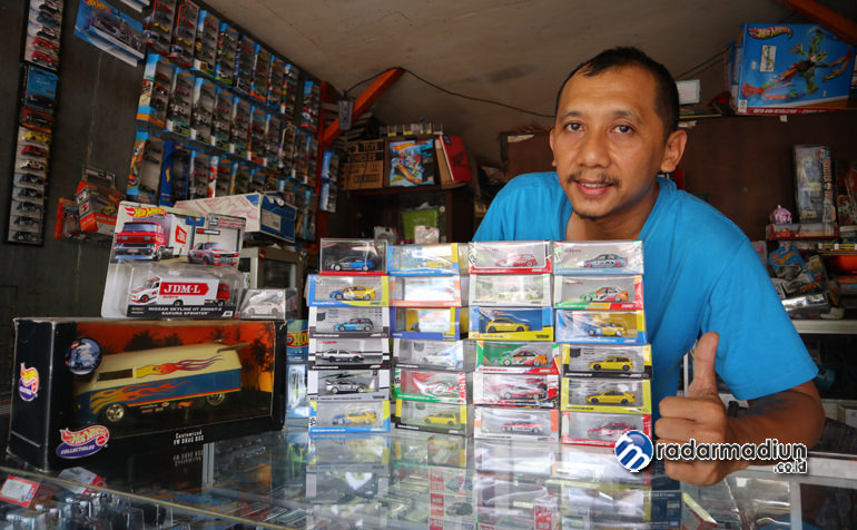 ULET: Toni sukses berbinis dari hobi awalnya mengoleksi hot wheels.