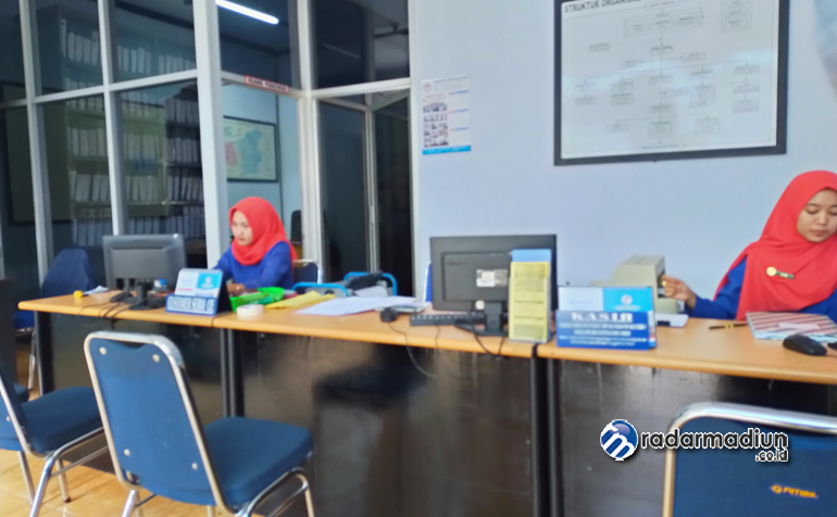 SIMPAN PINJAM: Pelayanan di KSP Pangestu kembali berjalan normal.