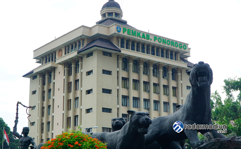 PUSAT PEMERINTAHAN PONOROGO: Graha Krida Praja menjulang setinggi delapan lantai.