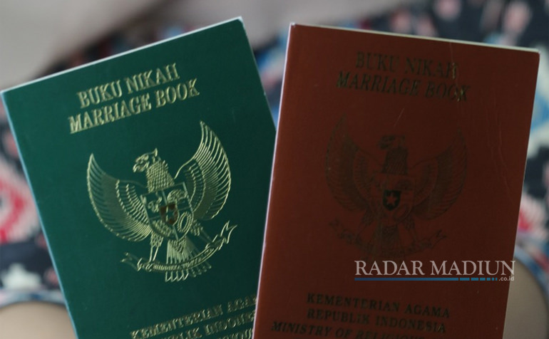 Biaya akad nikah saat ini masih mengatur pada Surat Edaran (SE) Dirjen Bimas Islam Kemenag 1/2021. (DOK RADAR MADIUN)
