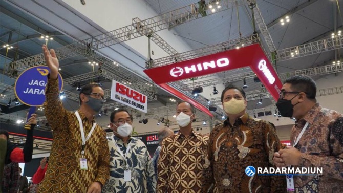 OTOMOTIF: Menko Perekonomian Airlangga Hartarto ketika membuka pameran GIIAS 2021 di ICE BSD. (HUMAS KEMENKO PEREKONOMIAN)