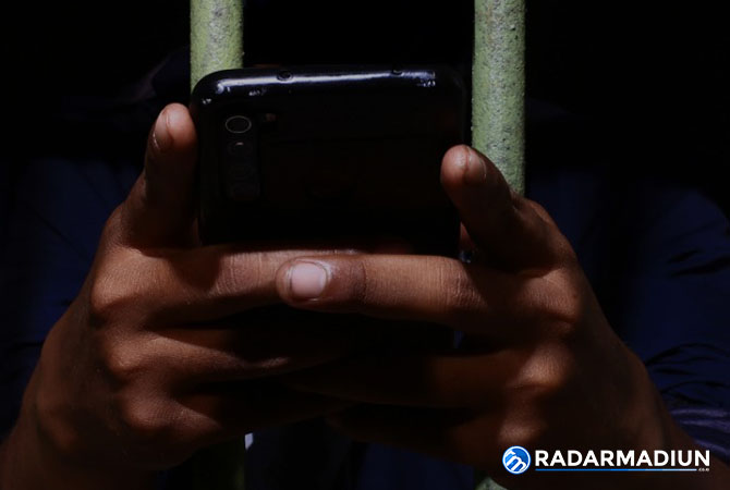 TAHANAN: Peredaran pil koplo telah merambah anak usia di bawah umur di Kota Madiun karena pengaruh pesatnya teknologi. (ILUSTRASI BAGAS BIMANTARA/RADAR MADIUN)