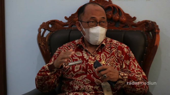 Kadinkes Pacitan dr Hendra Purwaka.