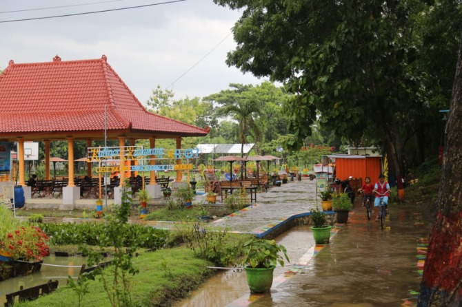 INDAH: Keberadaan Kampung Tematik yang dibangun oleh Pemkot Madiun bertujuan untuk mengurangi kawasan kumuh. (BAGAS BIMANTARA/RADAR MADIUN)